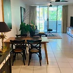 Strand To Stadium - Perfect Central Location In Townsville City